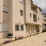 Eukalyptos 3bd With Yard In Chersonisos Hersonissos (Crete)